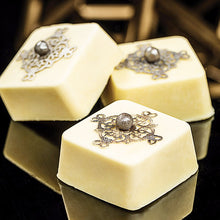 Load image into Gallery viewer, 42 Assorted Sweets Gift Box