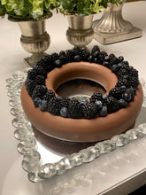 Load image into Gallery viewer, Berries Bonbon Cake