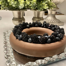 Load image into Gallery viewer, Berries Bonbon Cake