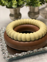 Load image into Gallery viewer, Duo Chocolate Bonbon cake