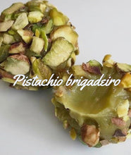 Load image into Gallery viewer, Valentines Luxury Brigadeiro Gift Box