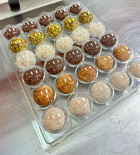 Load image into Gallery viewer, Happy Easter Sleeve Brigadeiro Box