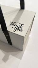 Load image into Gallery viewer, Midi Briefcase with truffles &amp; Beverage - 18 units