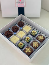 Load image into Gallery viewer, Chocolate Gift Box assorted colors
