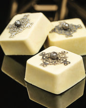 Load image into Gallery viewer, 12 Assorted Sweets Gift Box