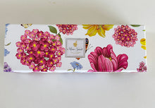 Load image into Gallery viewer, Bouquet in a box