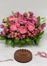 Load image into Gallery viewer, Valentines Acrylic Gift Box with Cake and Flower Arrangements PINK COLOR