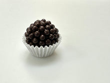 Load image into Gallery viewer, Brazilian Truffes Gift Box -4 pieces