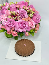 Load image into Gallery viewer, Acrylic Gift Box with Cake and Flower Arrangements-Pink