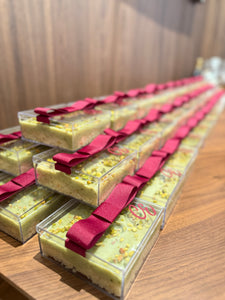 Acrylic  Cake  Gift Box