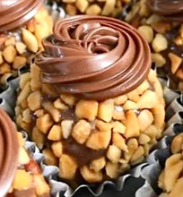 Load image into Gallery viewer, Midi Briefcase with truffles &amp; Beverage - 18 units