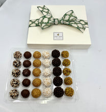 Load image into Gallery viewer, Sleeve Brigadeiro Box