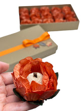 Load image into Gallery viewer, FALL THEME BRIGADEIRO + FLOWER WRAPPING GIFT BOX - 15 Units