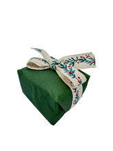 Load image into Gallery viewer, Christmas Honey Cake