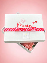 Load image into Gallery viewer, Valentine&#39;s Day Brigadeiro Gift Box