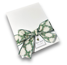 Load image into Gallery viewer, Guirland Cristmas Brigadeiro box