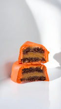 Load image into Gallery viewer, Carrot Bonbon Cake