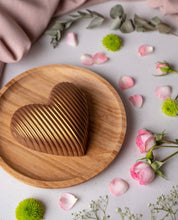 Load image into Gallery viewer, Valentine&#39;s Day 400g Chocolate Heart