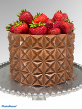 Load image into Gallery viewer, Spiky Bonbon cake 6.5 inches