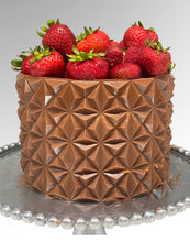 Load image into Gallery viewer, Spiky Bonbon cake 8.5 inches