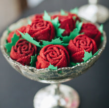 Load image into Gallery viewer, Red velvet flower cake gift box - 5 units