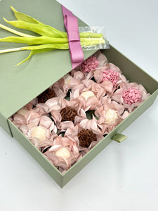 16 Brigadeiros Gift Box with Flower Wrapping