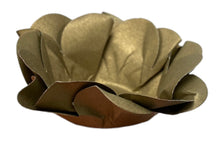 Load image into Gallery viewer, Flower Wrapping - Golden Green