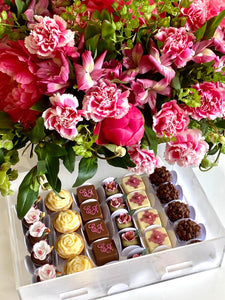 Sweets & Flower Luxury Acrylic Gift Box