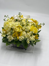 Load image into Gallery viewer, Acrylic Gift Box with Cake and Flower Arrangements-Yellow