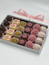 Load image into Gallery viewer, 30 Assorted Sweets Gift Box