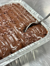 Load image into Gallery viewer, Carrot Cake TO-GO - Vintage black/white