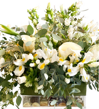 Load image into Gallery viewer, Sweets &amp; Flower Luxury Acrylic Gift Box