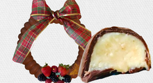 Load image into Gallery viewer, Chocolate wreath with berries