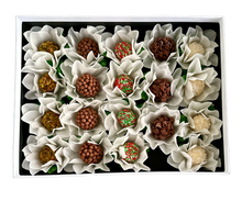 Load image into Gallery viewer, Pop-up Brigadeiro Gift Box + Flower wrapping