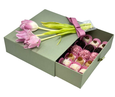30 Brigadeiros Gift Box with Tulips