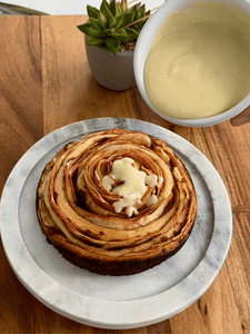 Cinnamon Apple Pie with a Vanilla Cream