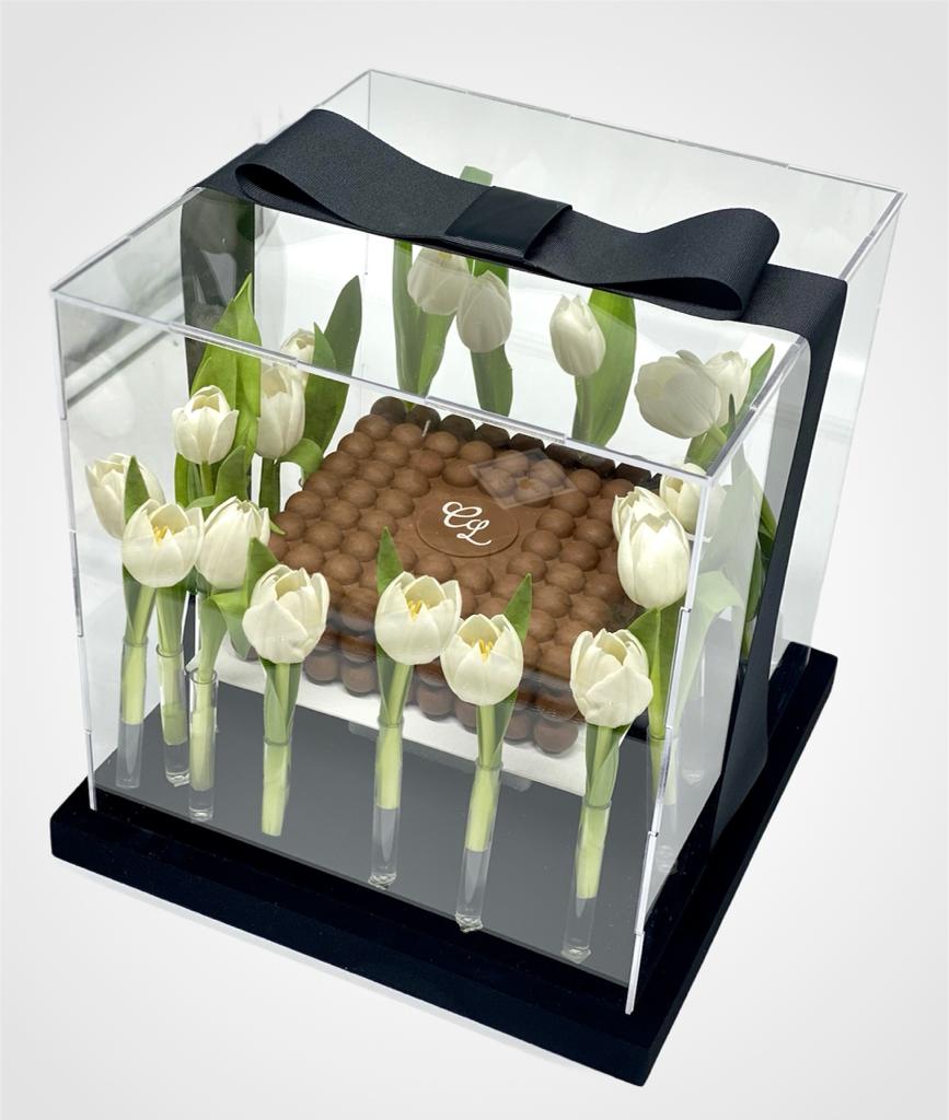 Luxury Acrylic Cake Gift Box With Flowers