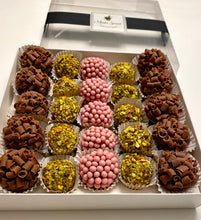 Load image into Gallery viewer, 25 Brigadeiros Gift Box